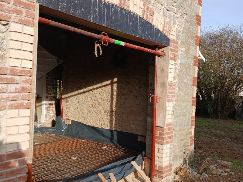 Construction garage attenant